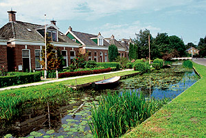 Foto van omgeving Oudega (Súdwest-Fryslân), gemeente Súdwest Fryslân, provincie Friesland (Fryslân) Foto van omgeving Oudega (Súdwest-Fryslân), gemeente Súdwest Fryslân, provincie Friesland (Fryslân)